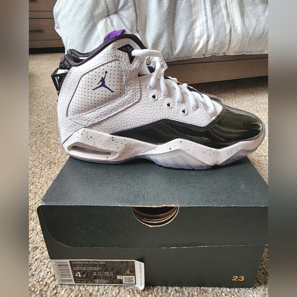 Jordan Bloyal (GS) White Court purple - Picture 3 of 8